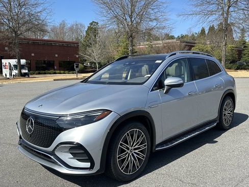 New 2026 Mercedes-Benz EQS 550 4MATIC SUV image 4