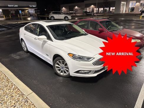 Used 2018 Ford Fusion Energi Titanium image 3
