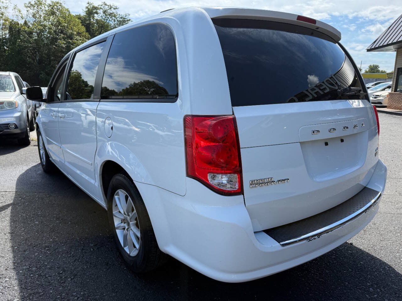 Used 2015 Dodge Grand Caravan SXT w/ Security Group FWD image 7