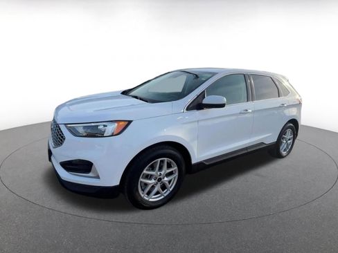 Used 2024 Ford Edge SEL image 8