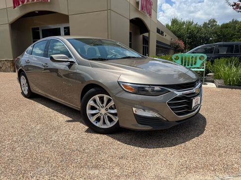 Used 2020 Chevrolet Malibu LT image 1