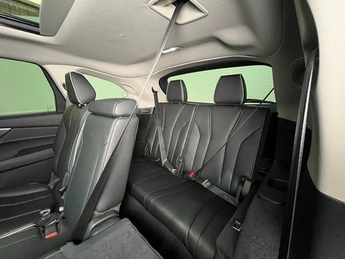 Used 2023 Acura MDX SH-AWD w/ Advance Package image 18