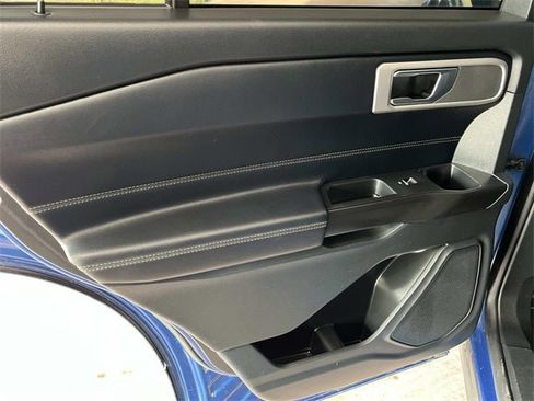 Used 2020 Ford Explorer XLT w/ Equipment Group 202A image 17