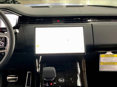 New 2025 Land Rover Range Rover Sport Autobiography image 7