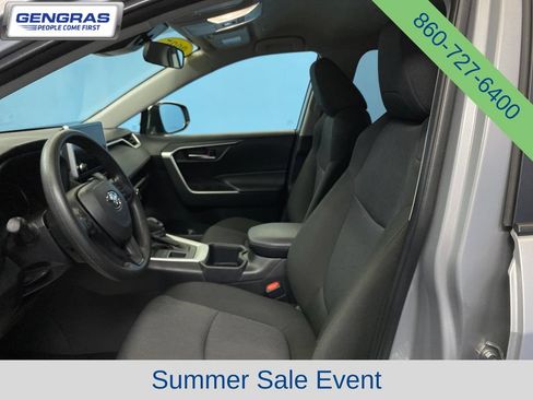 Used 2025 Toyota RAV4 XLE AWD/4WD image 10