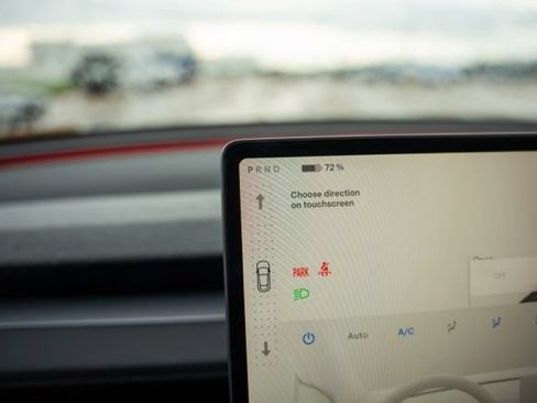 Used 2026 Tesla Model Y AWD image 26