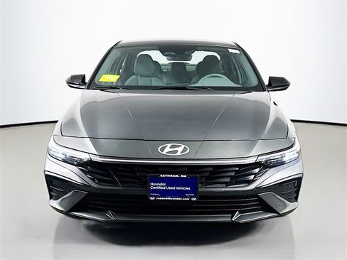 Certified 2025 Hyundai Elantra Sport image 11