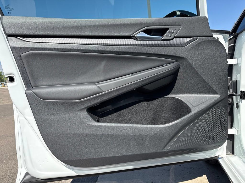 Certified 2026 Volkswagen Golf AWD/4WD image 11