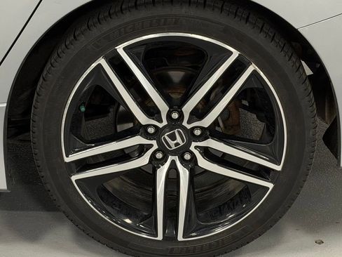 Used 2017 Honda Accord Sport image 7