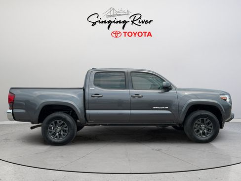 Used 2022 Toyota Tacoma SR5 w/ SR5 Appearance Package (SM) RWD image 8