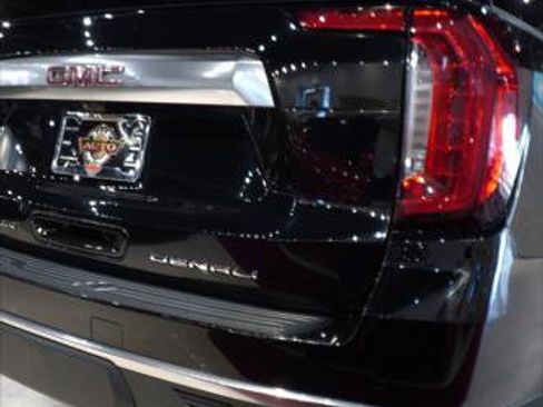 Used 2021 GMC Yukon XL Denali w/ Denali Ultimate Package image 24