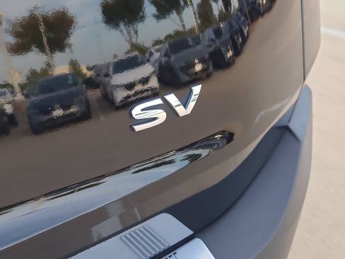 Certified 2023 Nissan Rogue SV FWD image 7