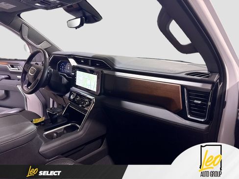 Used 2024 GMC Sierra 1500 Denali AWD/4WD image 34
