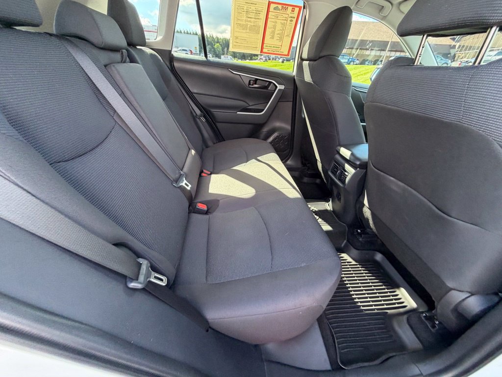 Used 2024 Toyota RAV4 LE AWD/4WD image 36