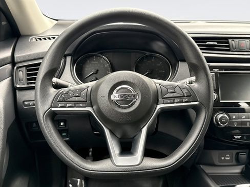 Used 2018 Nissan Rogue S AWD/4WD image 12