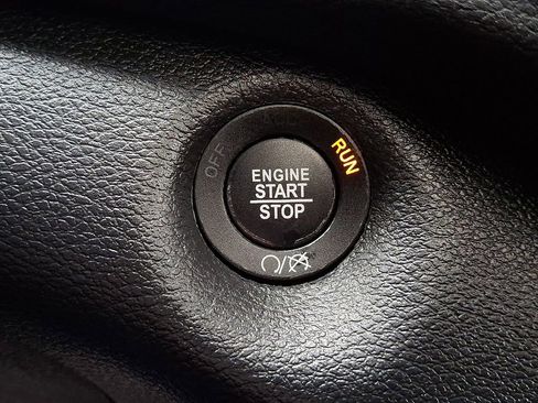 Used 2020 Jeep Cherokee Limited w/ Technology Group AWD/4WD image 26