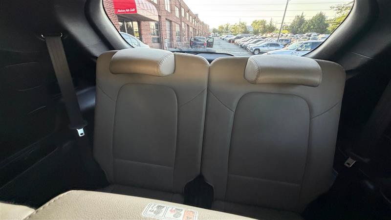Used 2016 Hyundai Santa Fe SE w/ Option Group 02 AWD/4WD image 39