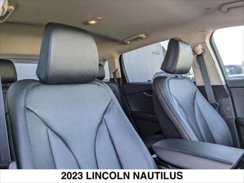 Used 2023 Lincoln Nautilus AWD w/ Premium Package image 31