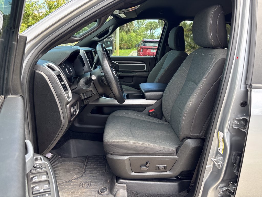 Used 2023 RAM 3500 Big Horn w/ Night Edition AWD/4WD image 29