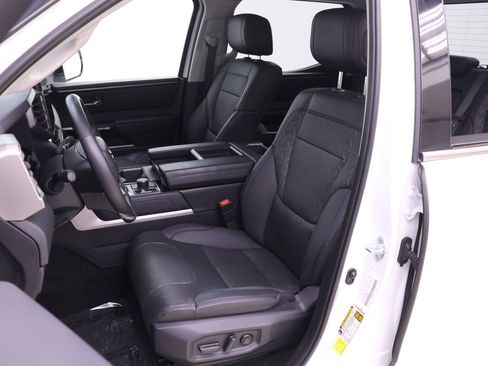 Used 2022 Toyota Tundra Limited w/ TRD Off-Road Package image 4