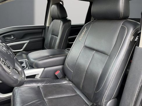 Used 2017 Nissan Titan PRO-4X w/ Pro-4x Convenience Package AWD/4WD image 13