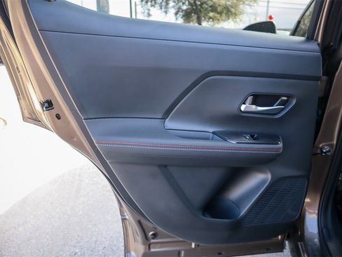 Used 2025 Nissan Kicks SR image 25