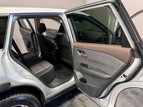 Used 2021 Nissan Rogue SV AWD/4WD image 26