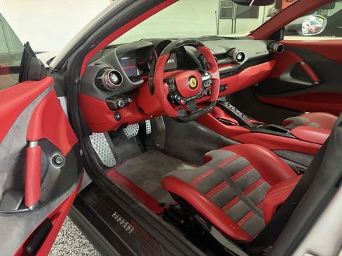 Used 2020 Ferrari 812 Superfast RWD image 26