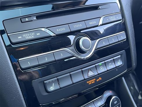 Used 2019 INFINITI QX30 Premium w/ Navigation Package image 31