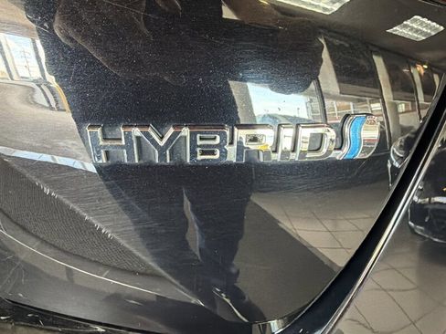 Used 2022 Toyota Prius LE image 30