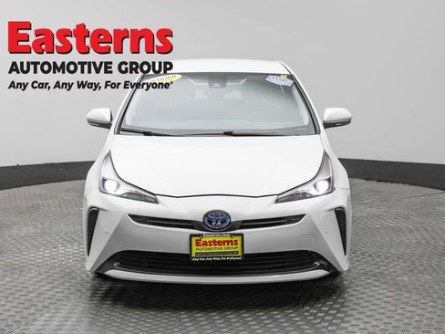 Used 2022 Toyota Prius LE image 2