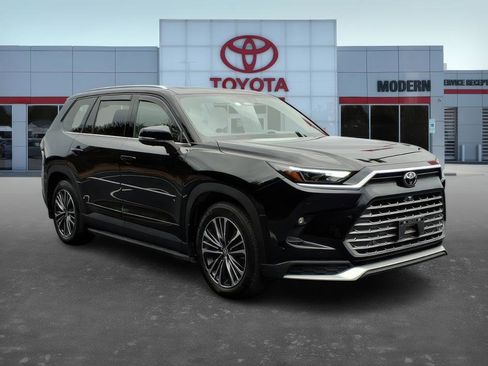 Used 2024 Toyota Grand Highlander AWD Hybrid image 7