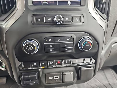 Used 2024 Chevrolet Silverado 2500 Custom w/ Custom Value Package image 28