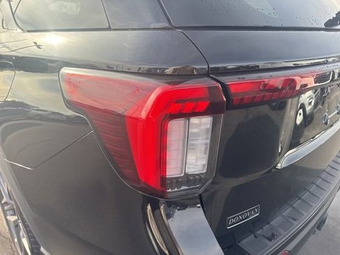 Used 2025 Ford Explorer ST-Line w/ ST-Line Street Pack image 25