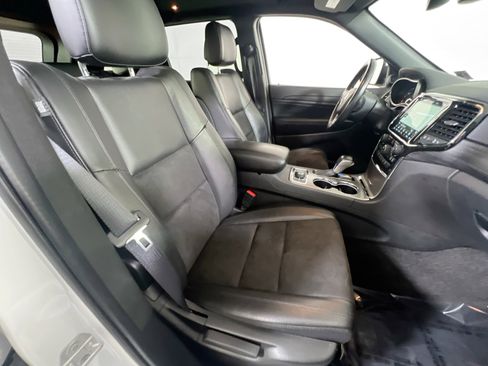 Used 2022 Jeep Grand Cherokee Laredo X image 28