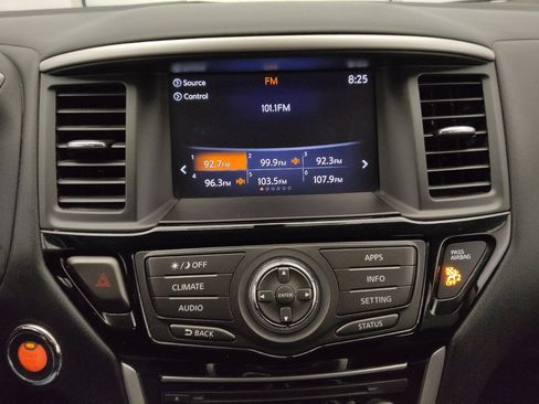 Used 2019 Nissan Pathfinder SV AWD/4WD image 25