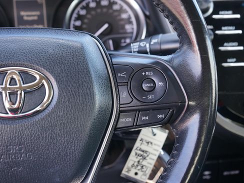 Used 2019 Toyota Camry SE FWD image 19