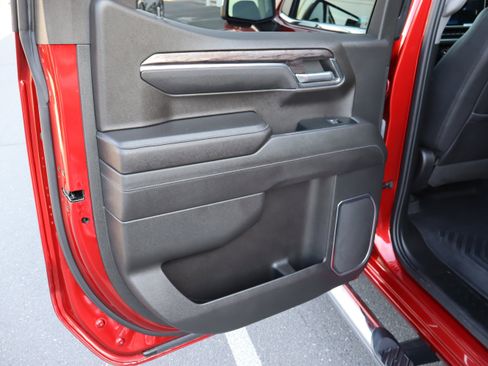 Used 2023 Chevrolet Silverado 1500 LTZ w/ Z71 Off-Road Package AWD/4WD image 32