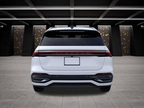 New 2026 Lincoln Nautilus Reserve image 5