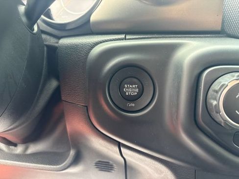 Used 2018 Jeep Wrangler Unlimited Sport S AWD/4WD image 25