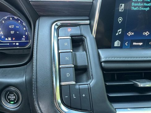 Used 2022 Chevrolet Suburban Z71 w/ Luxury Package AWD/4WD image 47