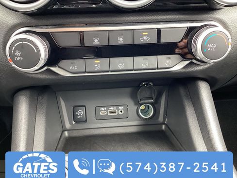 Used 2025 Nissan Sentra SV image 17