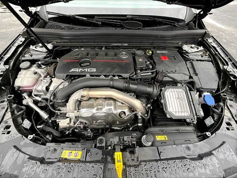 Used 2025 Mercedes-Benz GLB 35 AMG 4MATIC image 16