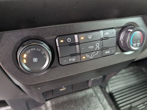 Used 2021 Ford F250 XL w/ Power Equipment Group image 35