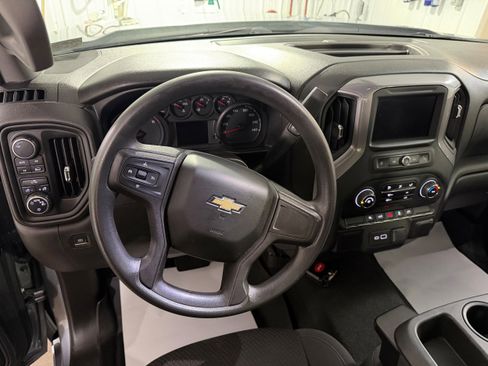 Used 2021 Chevrolet Silverado 1500 Custom AWD/4WD image 9