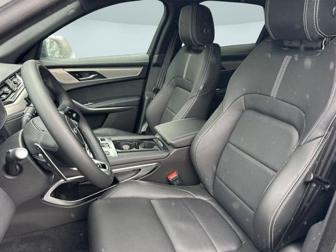 New 2025 Jaguar F-PACE R-Dynamic S AWD/4WD image 4