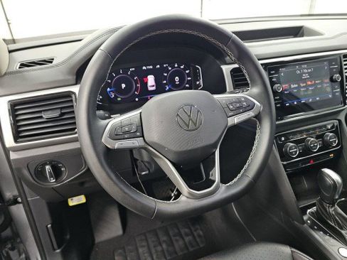 Used 2023 Volkswagen Atlas SEL AWD/4WD image 11