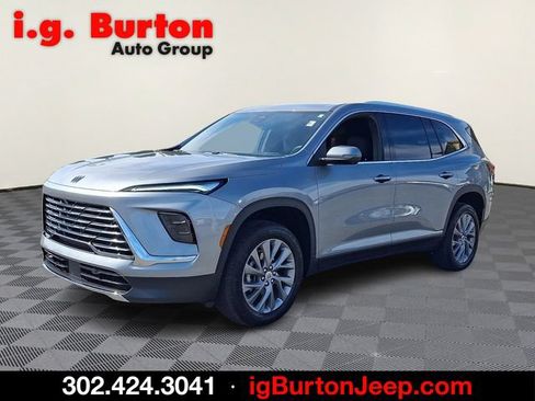 Used 2026 Buick Enclave Preferred AWD/4WD image 3