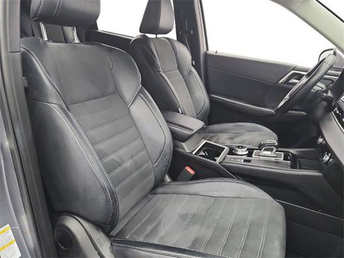 Used 2024 Mitsubishi Outlander SE image 27