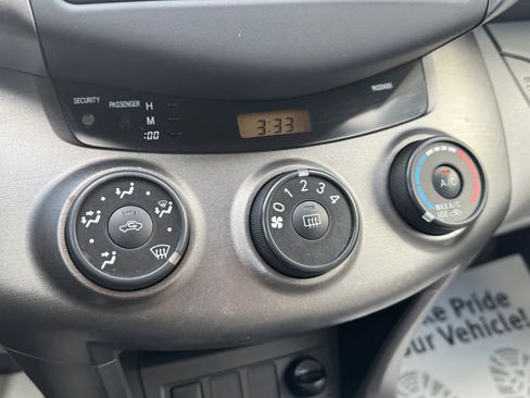 Used 2012 Toyota RAV4 4WD image 18